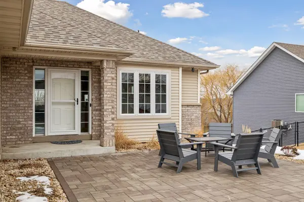 909 Firethorne TRL, Jordan, MN 55352