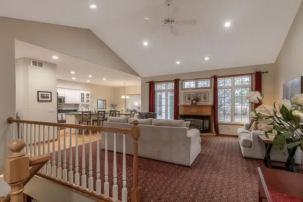 2142 Arlington LN, North Mankato, MN 56003