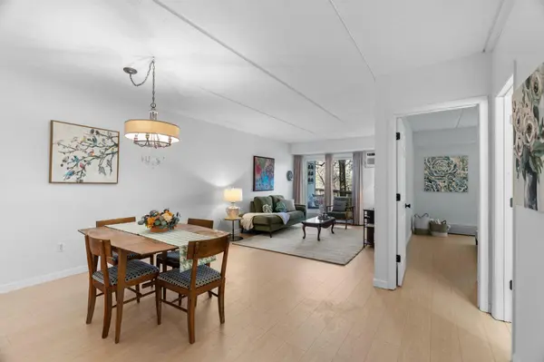 4820 Park Commons DR #21, Saint Louis Park, MN 55416