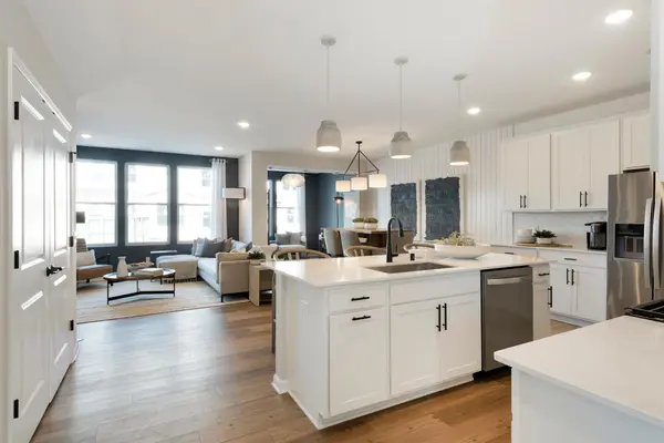 9257 Larimar TRL, Eden Prairie, MN 55347