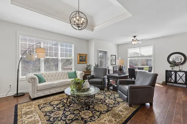 1051 Anthony WAY, Victoria, MN 55386
