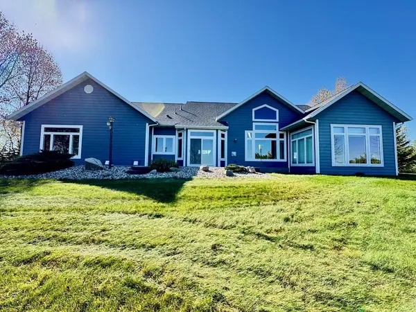 37654 S Eagle Lake RD, Battle Lake, MN 56515