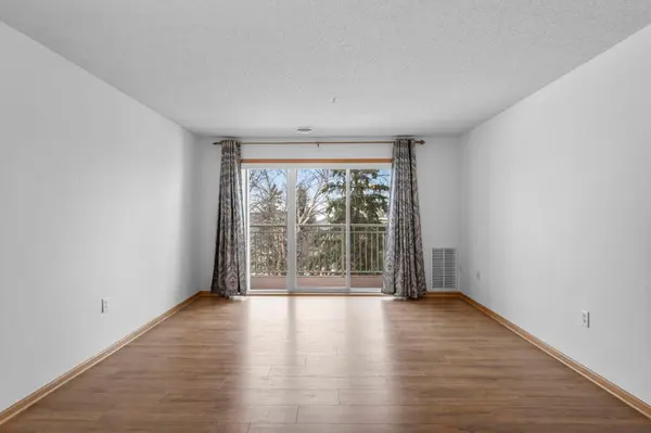 2231 Penn PL N #208, North Saint Paul, MN 55109
