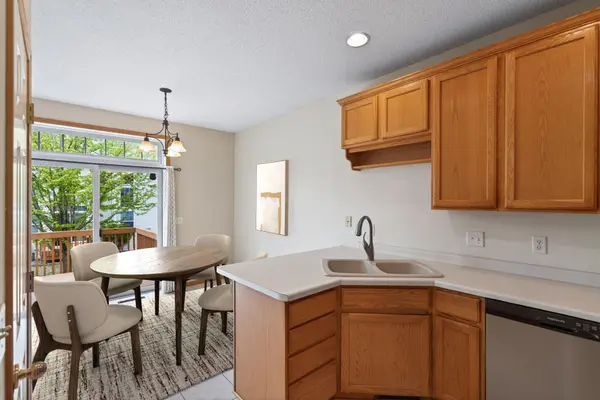 17582 Hackberry CT, Eden Prairie, MN 55347