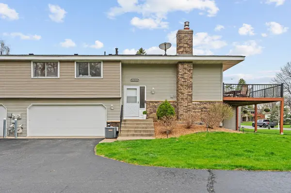 12312 Oak Leaf CT, Burnsville, MN 55337