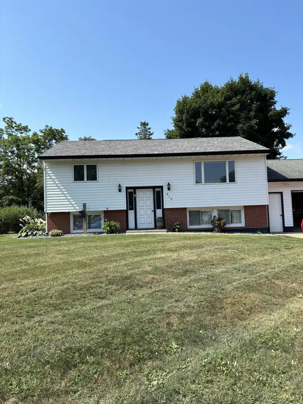 818 S 10th ST, Lake City, MN 55041