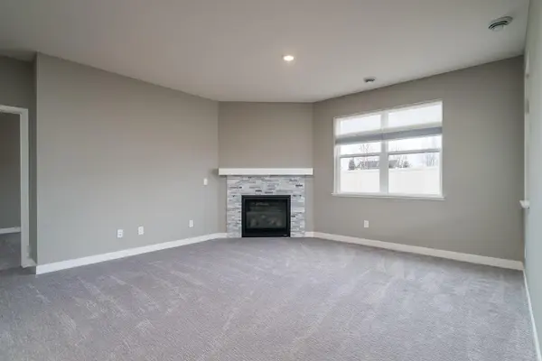 19246 Grass Lake TRL, Rogers, MN 55374