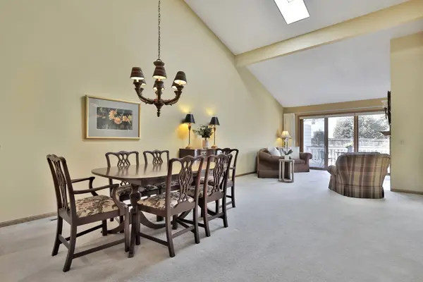 6861 W 82nd ST, Bloomington, MN 55438