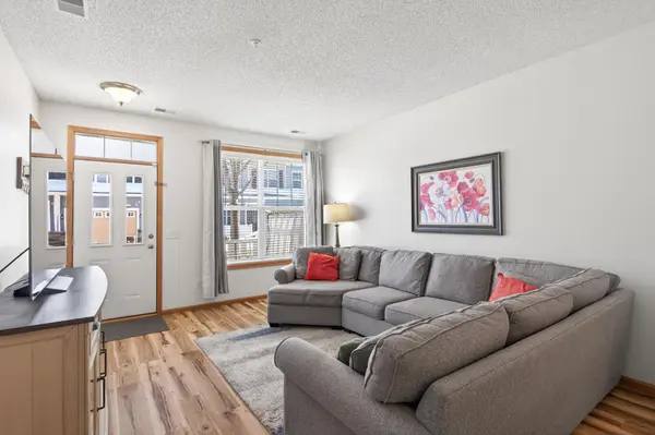 1845 Columbia LN #3, Chanhassen, MN 55317