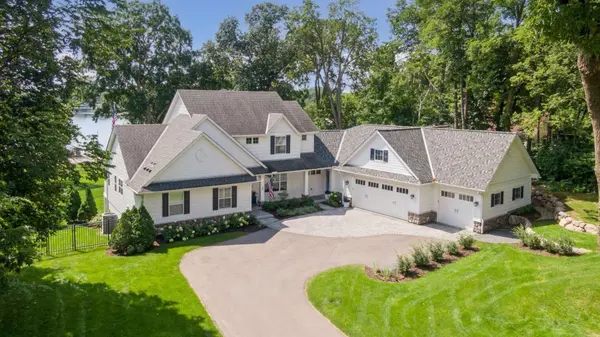 3017 Brooks LN, Minnetonka Beach, MN 55391