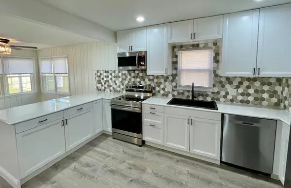1107 10th ST NW, Austin, MN 55912