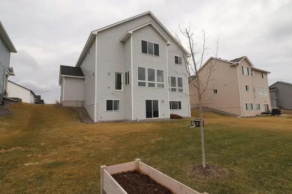 18362 Geyser WAY, Lakeville, MN 55044