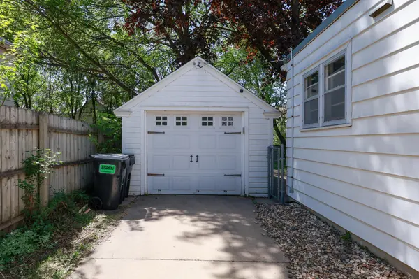 1111 4th AVE SE, Rochester, MN 55904