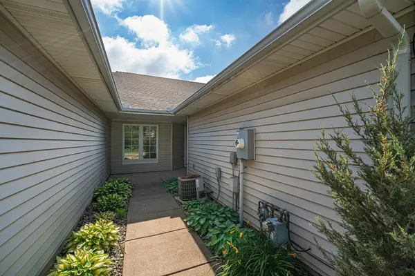 14403 Edgewood AVE, Savage, MN 55378