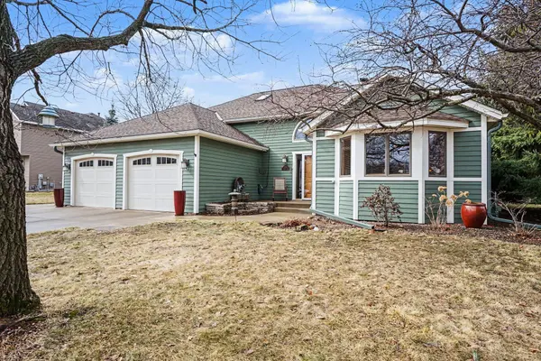 2100 Brooke LN, Hastings, MN 55033