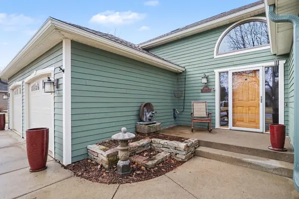 2100 Brooke LN, Hastings, MN 55033