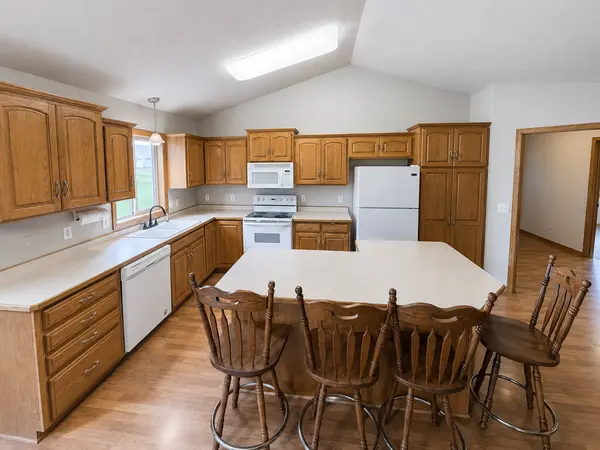 1260 Cypress DR W, Annandale, MN 55302