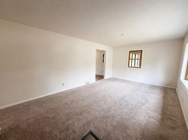8615 Virginia CIR N, Saint Louis Park, MN 55426