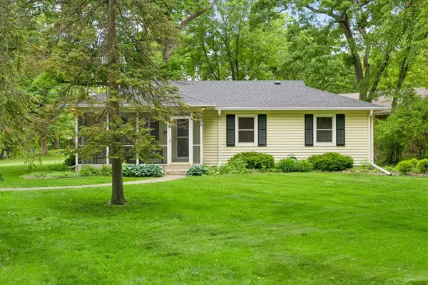 1501 Valders AVE N,  Golden Valley,  MN 55427