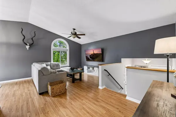 125 Wildhurst RD, Waconia, MN 55387