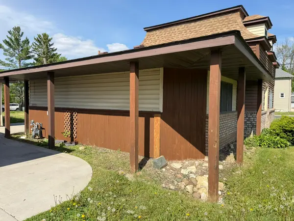 300 Arnold ST, West Concord, MN 55985