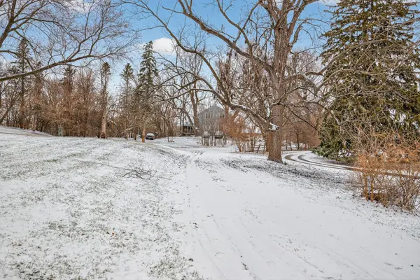 19670 Excelsior Boulevard, Deephaven, MN 55331