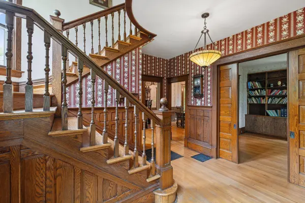 216 Summit AVE, Center City, MN 55012