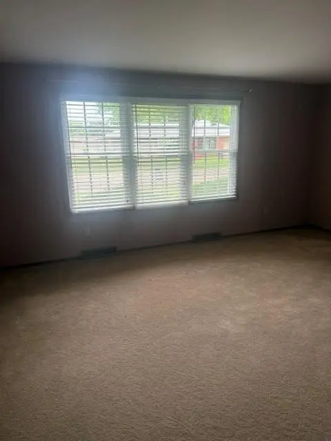 311 Meredith RD, Albert Lea, MN 56007