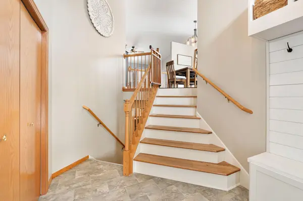 880 Myers DR NE, Owatonna, MN 55060
