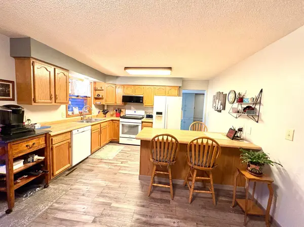 611 Hackberry ST, Dawson, MN 56232