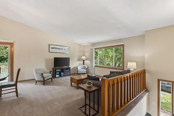 4604 Rosewood LN N, Plymouth, MN 55442