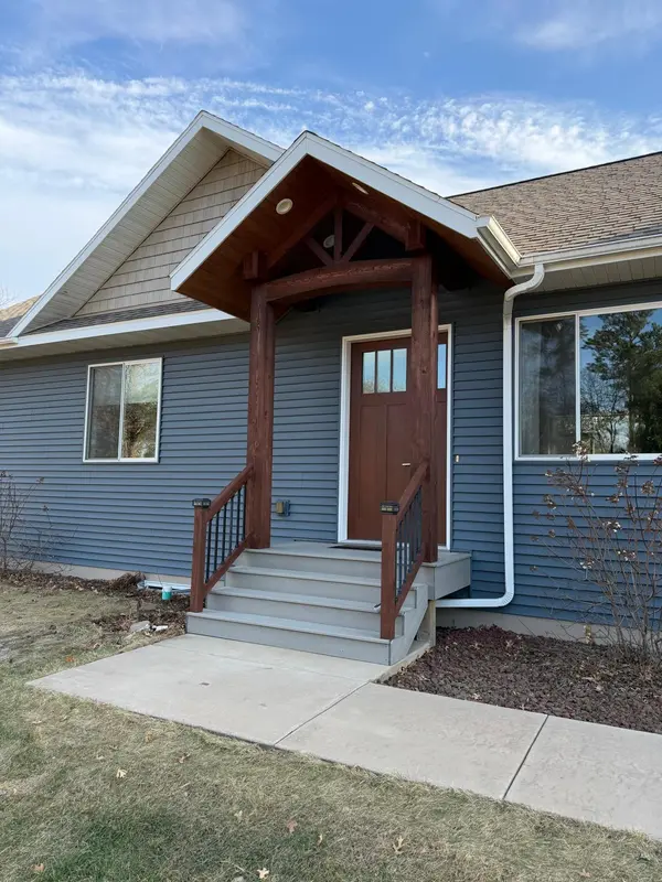 11889 Joneswood DR, Baxter, MN 56425