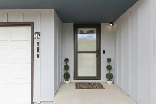 819 Grant ST, Anoka, MN 55303