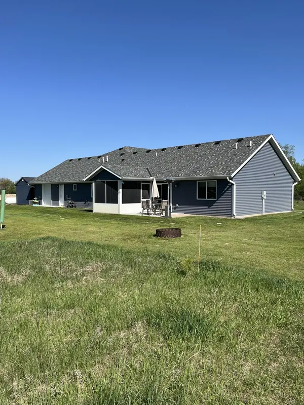 10185 440th ST, Holdingford, MN 56340