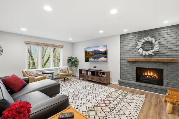 13112 Myrtle DR, Burnsville, MN 55337