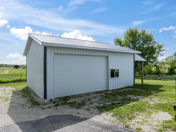 7320 90th ST SE, Stewartville, MN 55976
