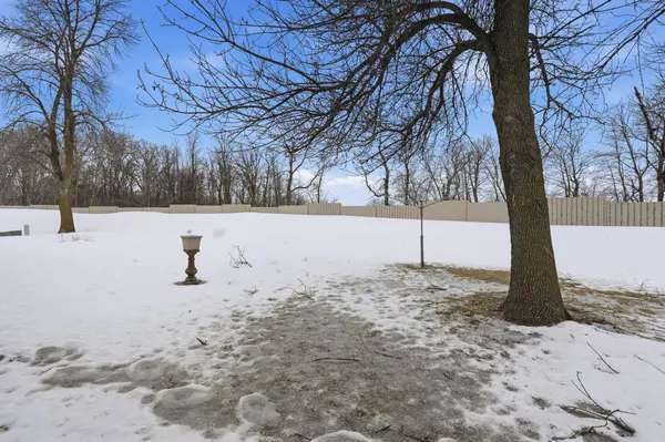 535 W Bend LN, Alvarado, MN 56710