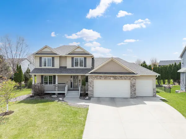 3482 Woodstone DR SW, Rochester, MN 55902
