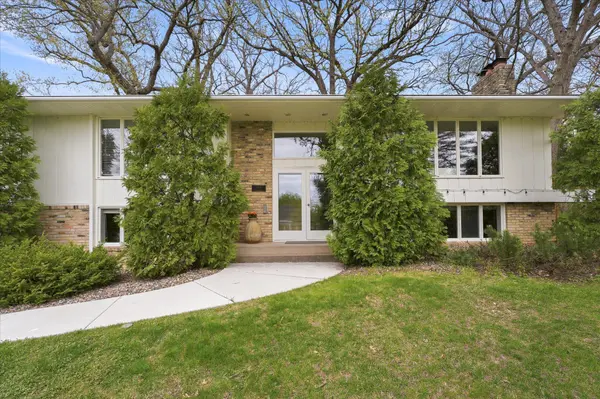 5717 View LN, Edina, MN 55436
