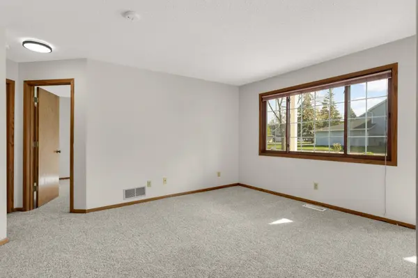 4061 Maureen DR NE #105, Columbia Heights, MN 55421