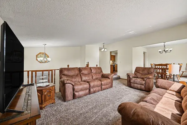 10755 Maple Valley DR, Maple Grove, MN 55369