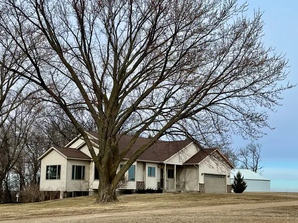 23541 Kenwood AVE, Wabasso, MN 56293