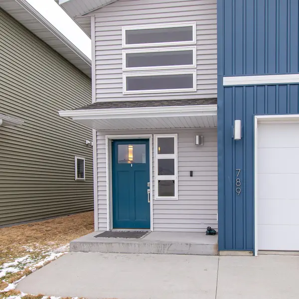 789 Albert DR W, West Fargo, ND 58078