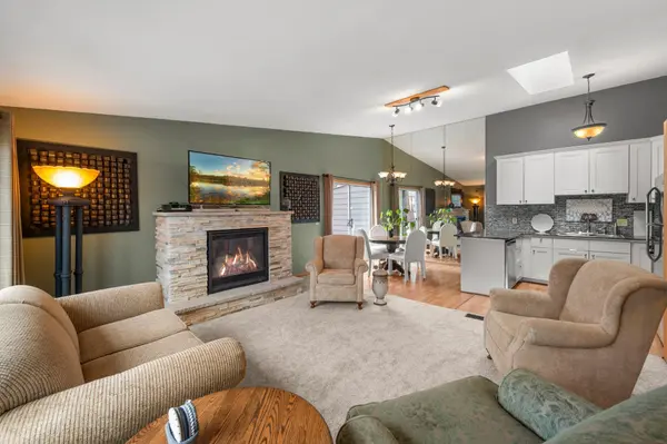 441 Dorland RD S, Maplewood, MN 55119