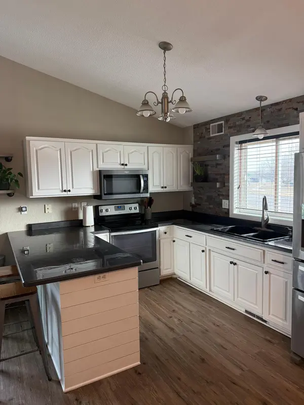 1271 Stone Ridge RD, Sauk Rapids, MN 56379