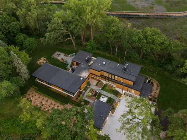 2634 Crosby RD, Wayzata, MN 55391
