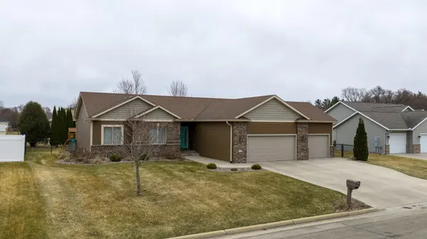 1407 28th ST SW, Austin, MN 55912