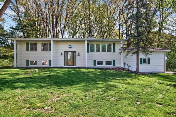 11860 Sunnybrook RD, Eden Prairie, MN 55347