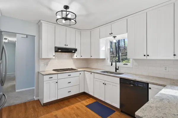 11860 Sunnybrook RD, Eden Prairie, MN 55347