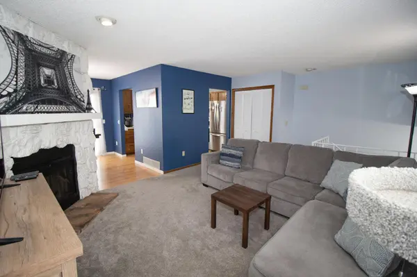 4004 Brookdale CIR N, Brooklyn Park, MN 55443
